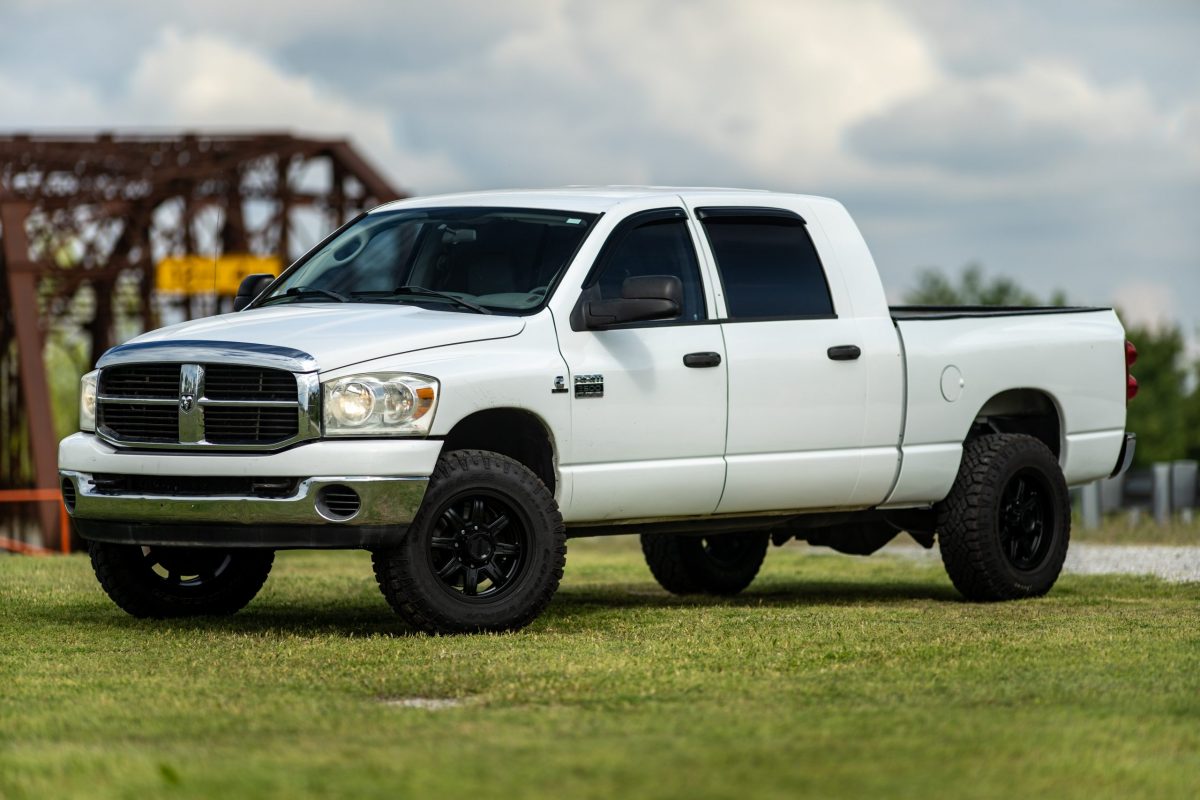 843685 2007 Dodge Ram 2500 Megacab White Web Ready 