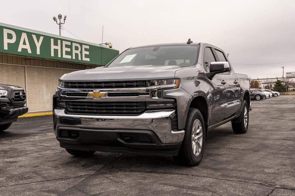 256930 2020 Chevy Silverado LT 4WD Silver | Integrity Auto Finance