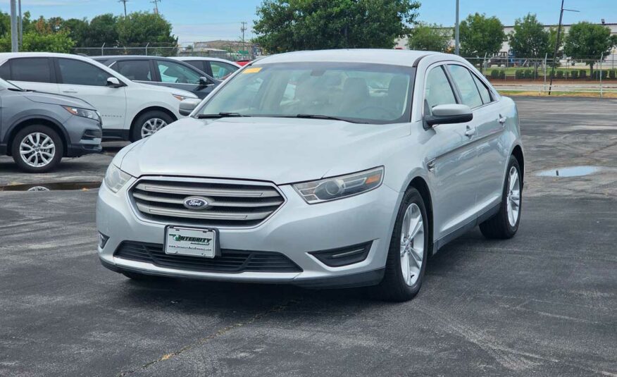 2015 Ford Taurus SEL AWD – Stock # 165097