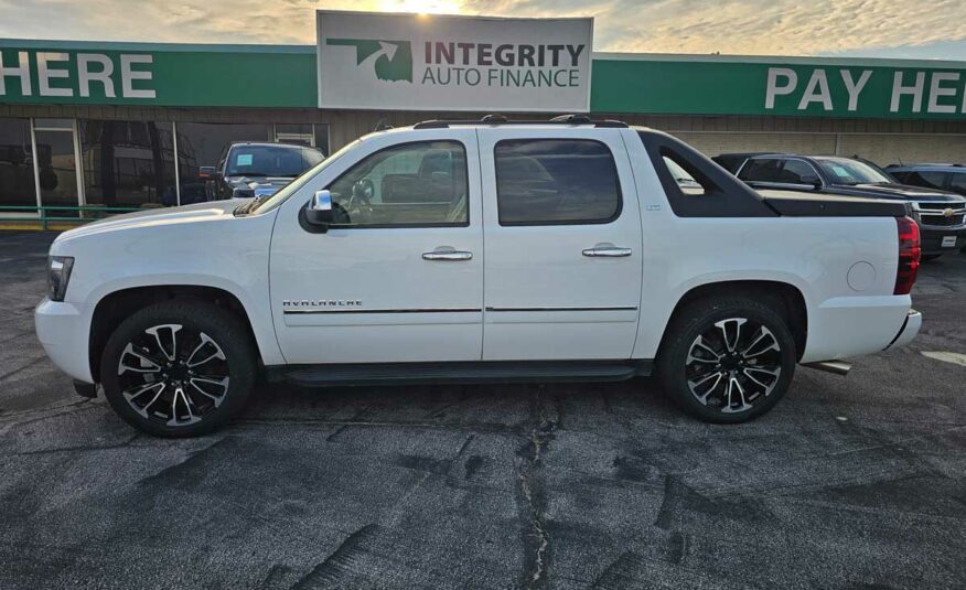 2011 Chevy Avalanche LTZ – Stock # 115454