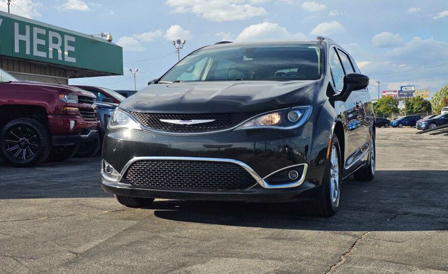 2020 Chrysler Pacifica Touring L Black – Stock # 272134