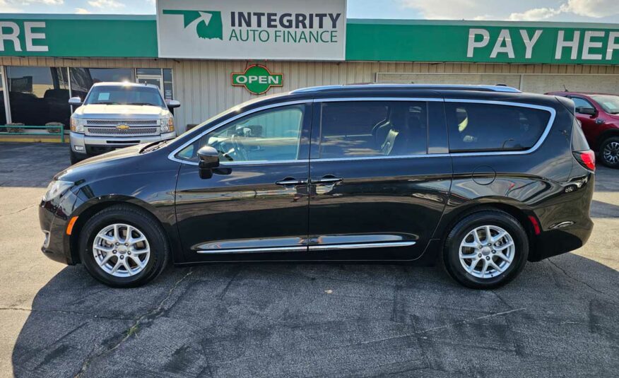 2020 Chrysler Pacifica Touring L Black – Stock # 272134