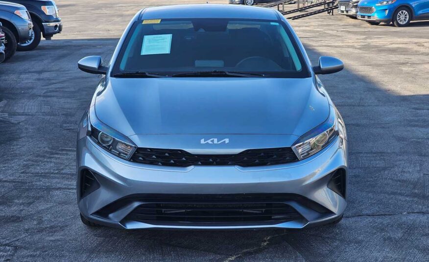 2022 Kia Forte LXS Gray – Stock # 426657R1