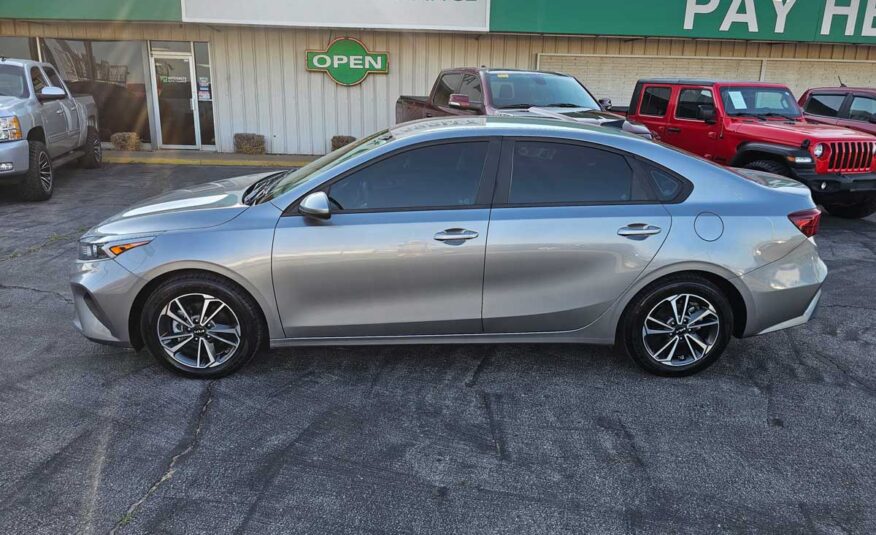 2022 Kia Forte LXS Gray – Stock # 426657R1