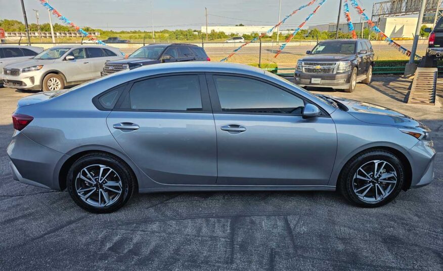 2022 Kia Forte LXS Gray – Stock # 426657R1