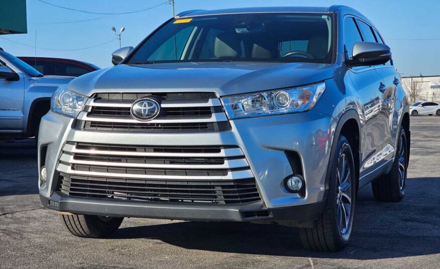 2018 Toyota Highlander XLE Silver – Stock# 530569