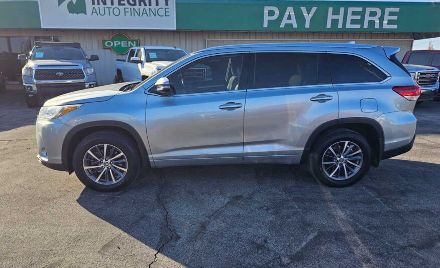 2018 Toyota Highlander XLE Silver – Stock# 530569