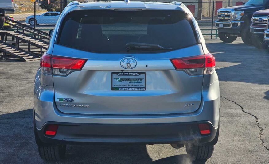 2018 Toyota Highlander XLE Silver – Stock# 530569