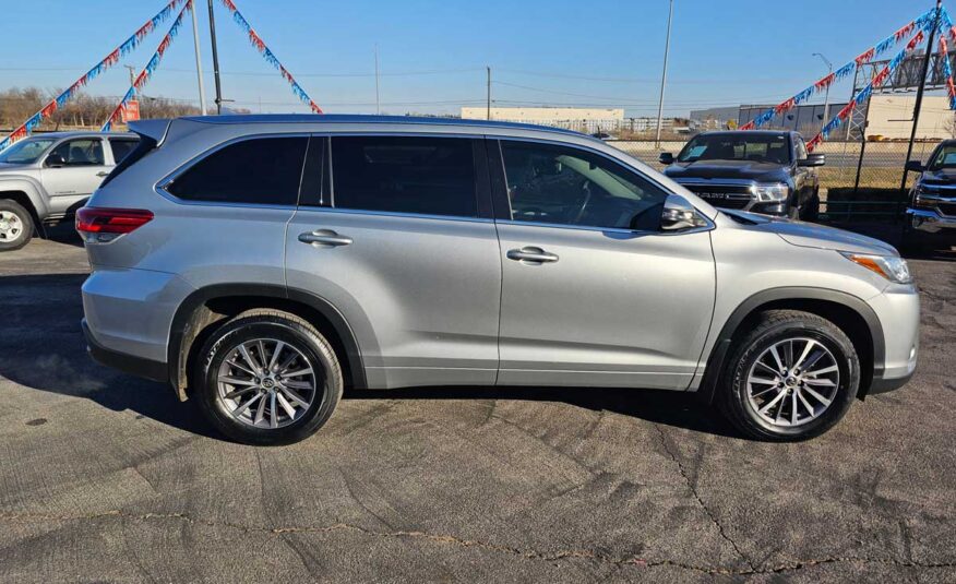 2018 Toyota Highlander XLE Silver – Stock# 530569